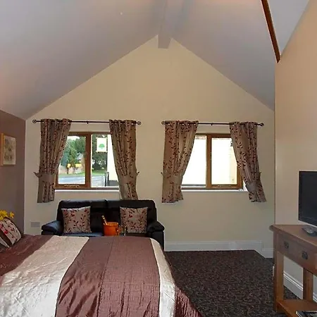 Hotel Old Oak Tree 3*